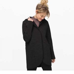 Lululemon Urban Horizons Jacket in Heathered gray/black. Size Medium